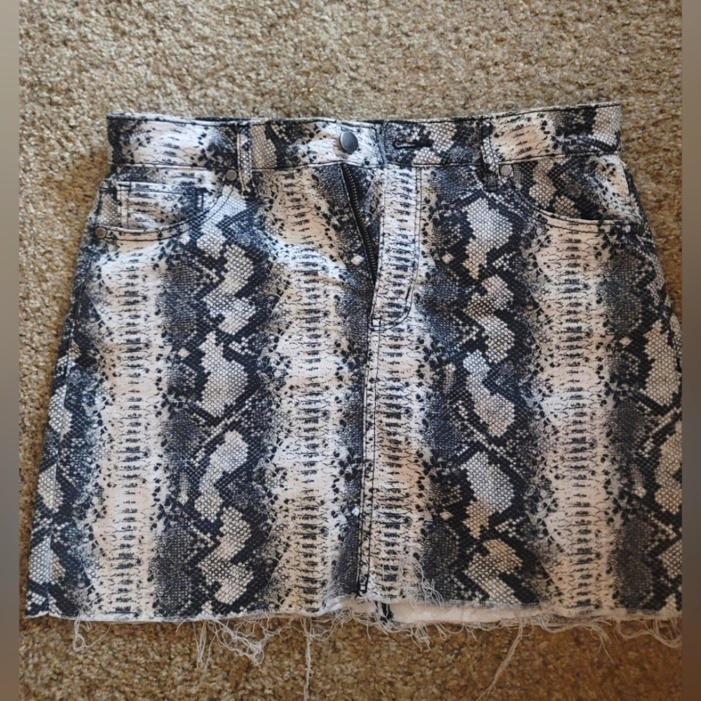 Snake print mini skirt